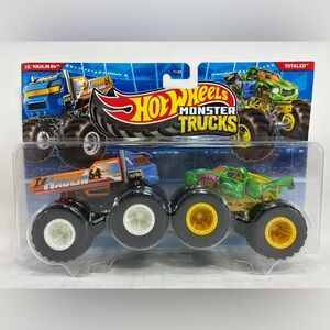 Hot Wheels - Monster Trucks Lil' Haulin' 64 VS. Totaled - Scale 1:64
